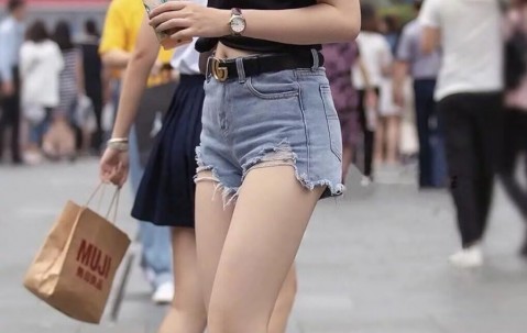 怀孕初期饿着与褐色分泌物，了解可能的联系与应对策略