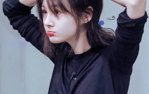 怀孕初期右边乳房像抽筋的疼